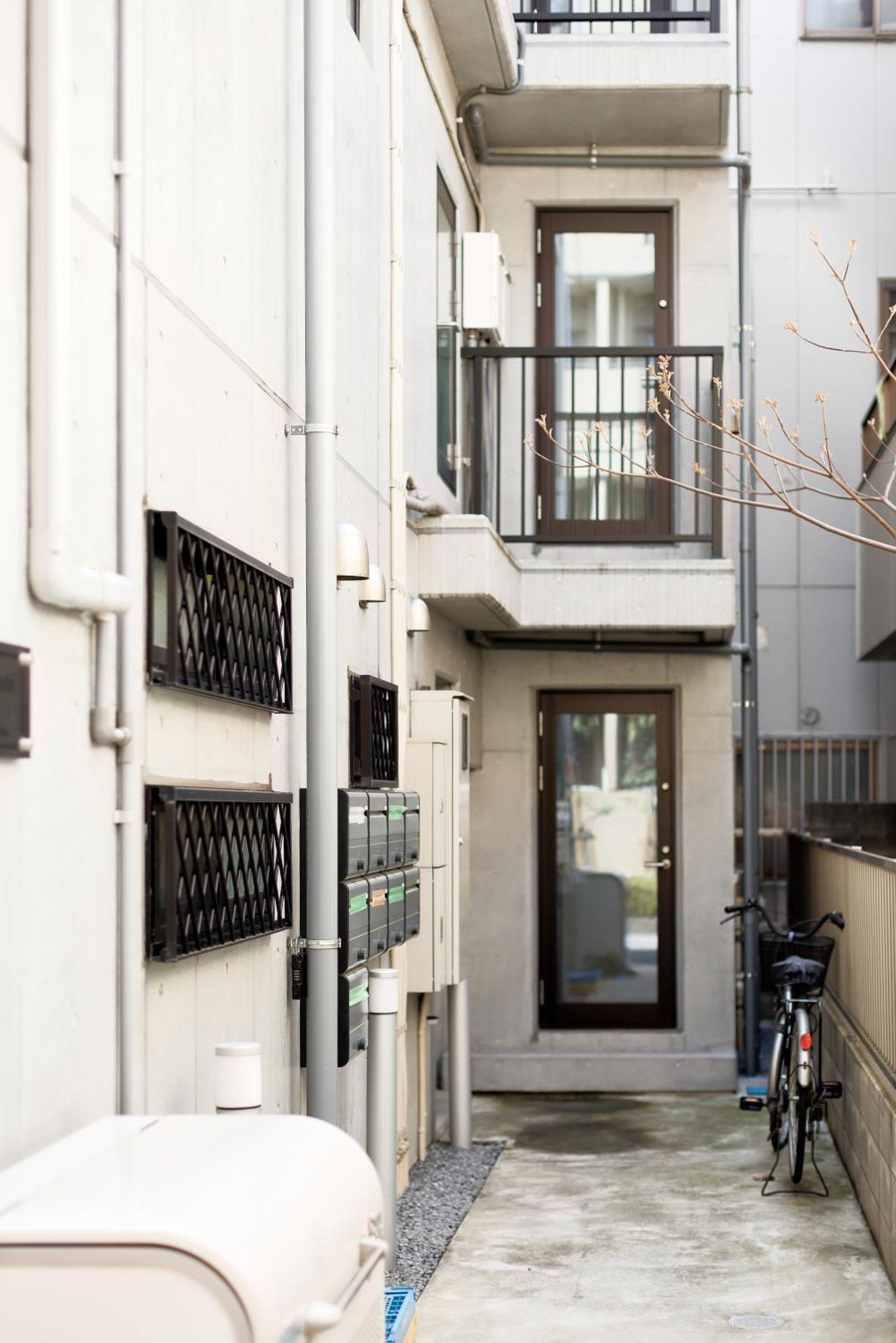 Calm Riverside Inn Close To Ikebukuro Токіо Екстер'єр фото